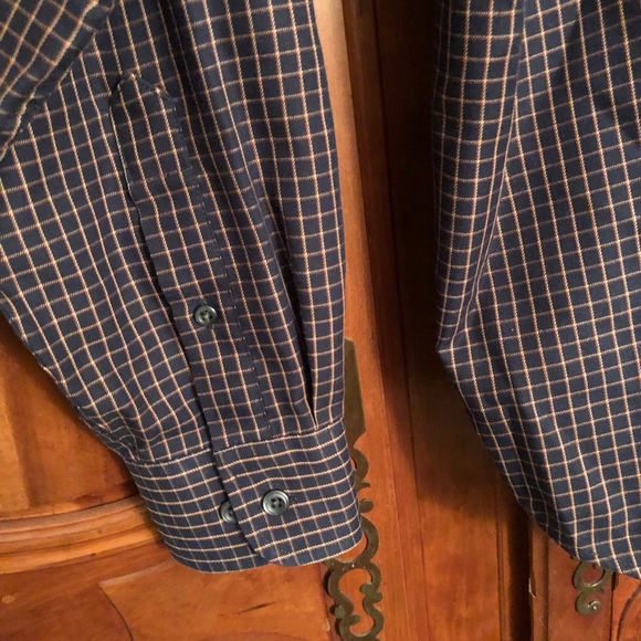 Classic button down - Picture 6 of 7